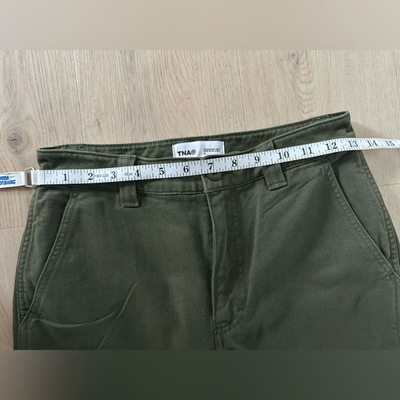 Aritzia TNA Olive Green Cargo Pants Women’s Size 2 - Picture 9 of 10